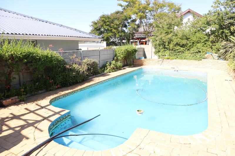 3 Bedroom Property for Sale in Bergzicht Western Cape